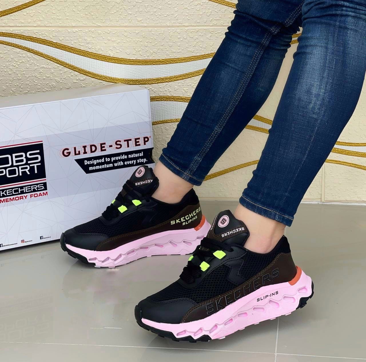 Bello Skechers Dama Mt Negro